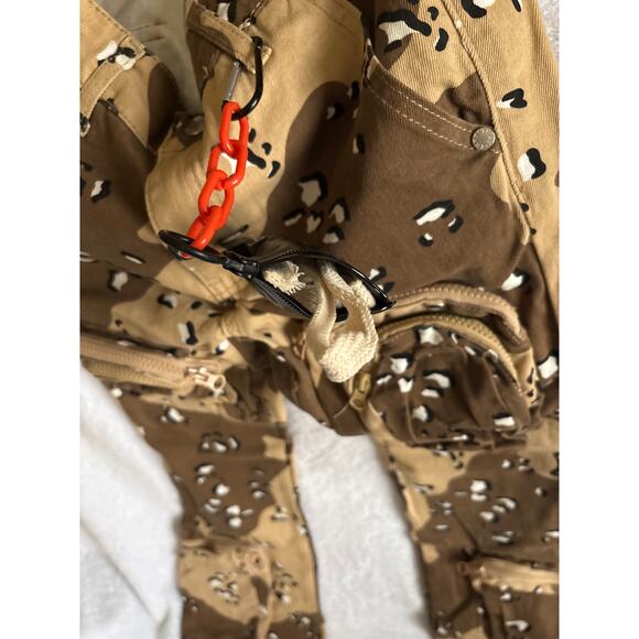 THRT Above The Rest Camo Pants Size 28 - Picture 4 of 4